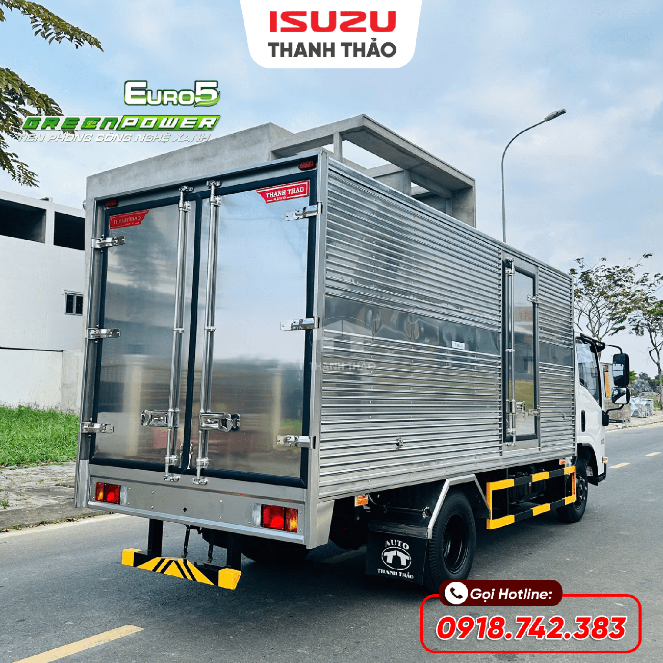 Xe tải Isuzu QKR270 Thùng Kín TC - Tải 2.5 tấn - Thùng dài 4m4