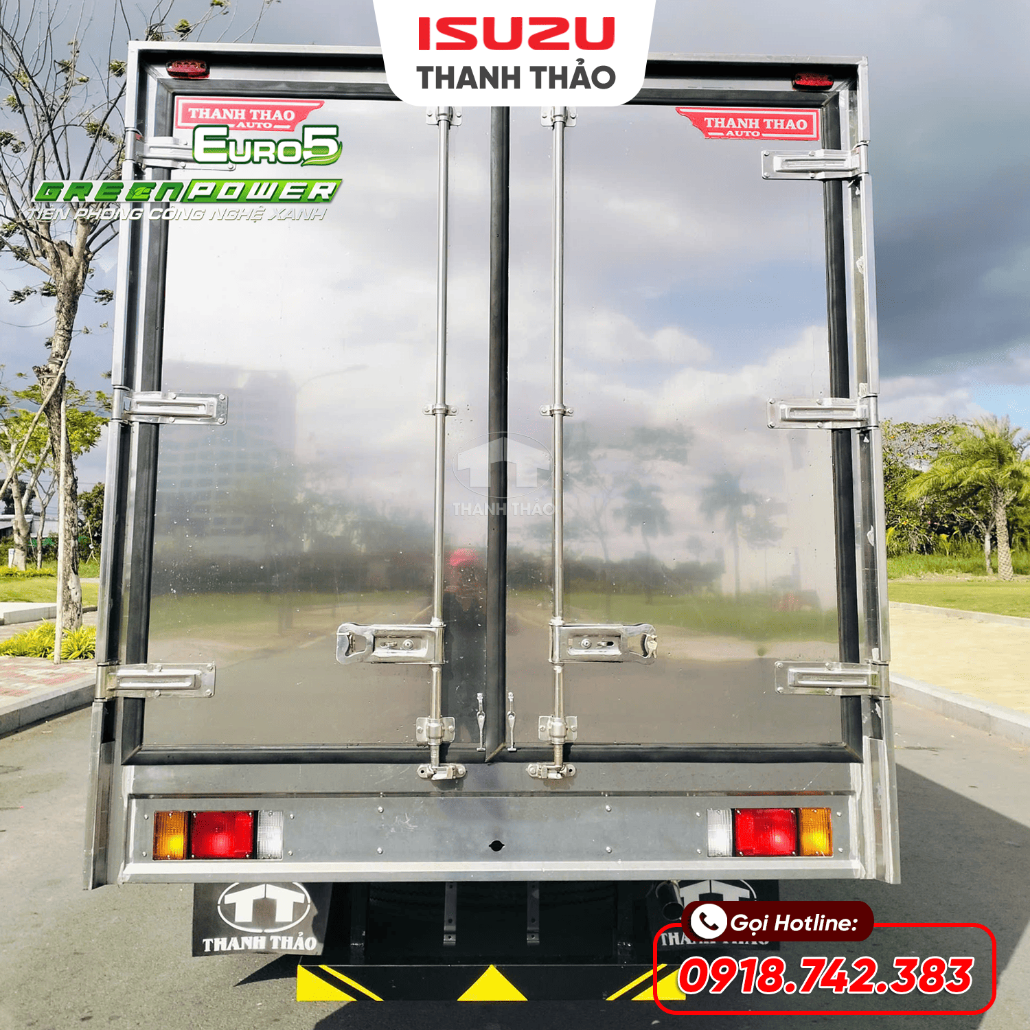 Xe tải Isuzu QKR230 Thùng Kín TC - Tải 2.5 tấn - Thùng dài 3m6