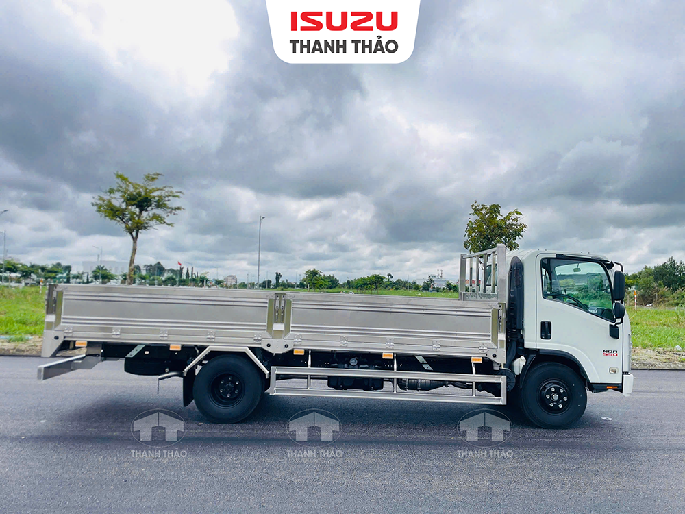 Xe Tải Isuzu NQR550 Thùng Lửng TC - Tải trọng 5.8 tấn -Thùng dài 6m1