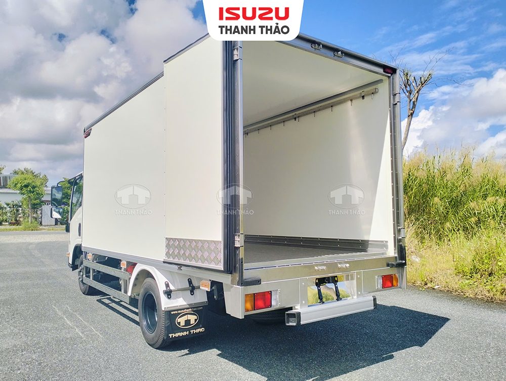 Xe tải Isuzu QKR270 Bảo Ôn Oxi - Tải 2.35 tấn - Thùng dài 4m3