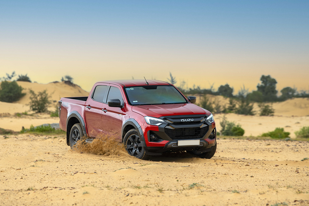 Xe bán tải Isuzu D-Max Type Z AT 4x4