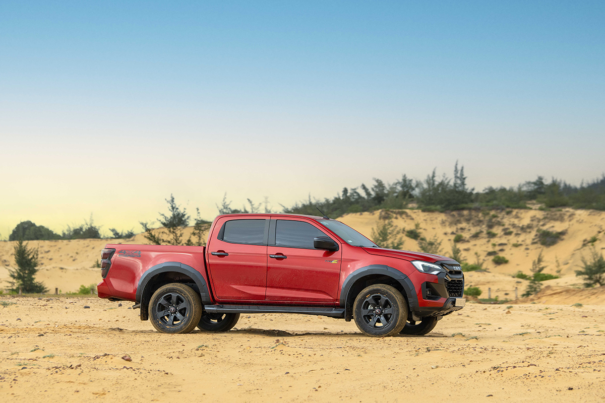 Xe bán tải Isuzu D-Max Type Z AT 4x4