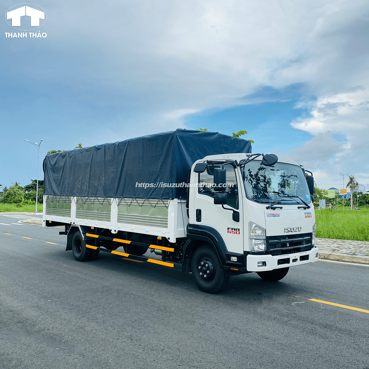 Xe tải Isuzu FRR650 Mui bạt - Tải trọng 6.2 tấn - Thùng dài 6m6