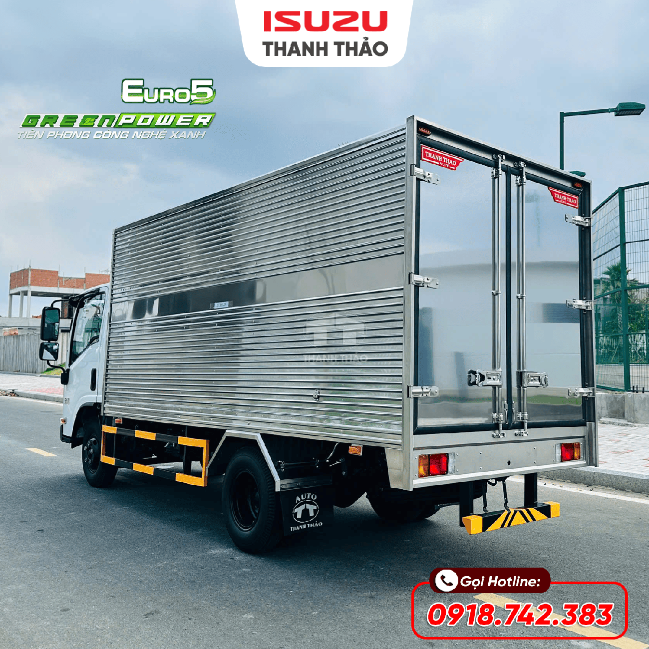 Xe tải Isuzu QKR270 Thùng Kín TC - Tải 2.5 tấn - Thùng dài 4m4