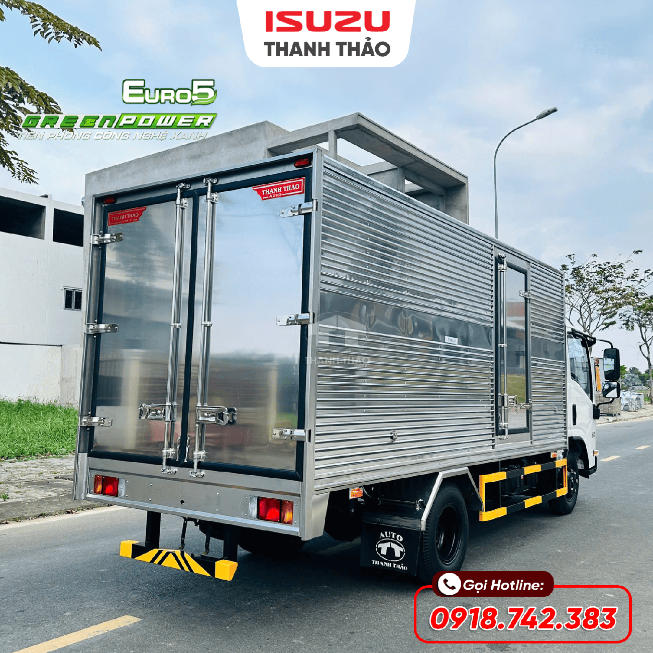 Xe tải Isuzu QKR270 Thùng Kín TC - Tải 2.5 tấn - Thùng dài 4m4