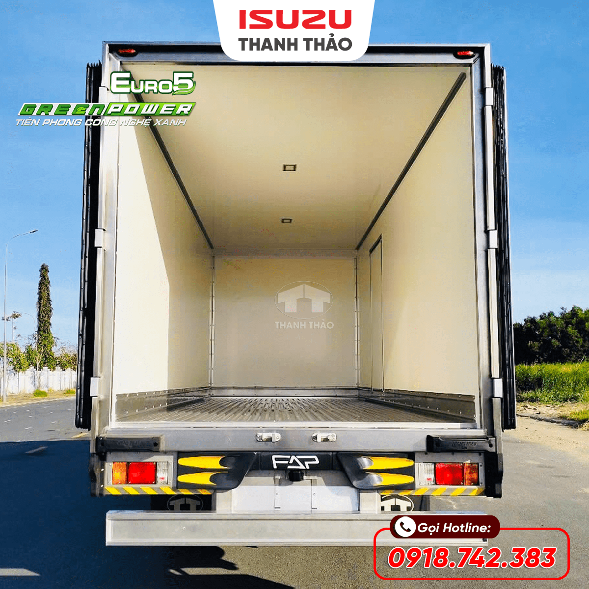 Xe tải Isuzu NQR550 Thùng Bảo Ôn - Tải 5 tấn - Thùng dài 5m6