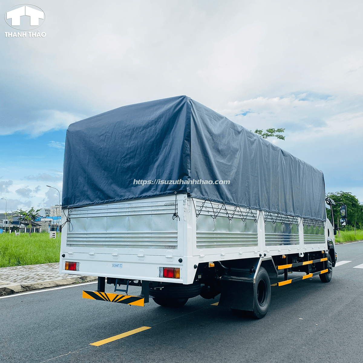 Xe tải Isuzu FRR650 Mui bạt - Tải trọng 6.2 tấn - Thùng dài 6m6