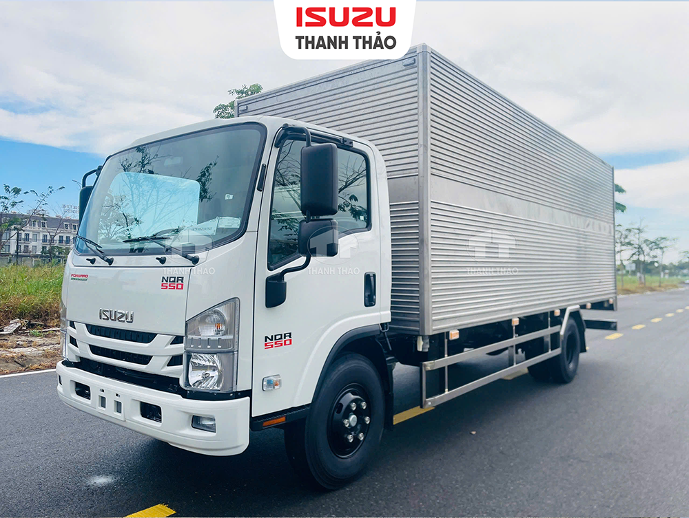 Xe tải Isuzu NQR550 Thùng Kín 2 cửa hông - Tải trọng 5.2 tấn - Thùng dài 6m1