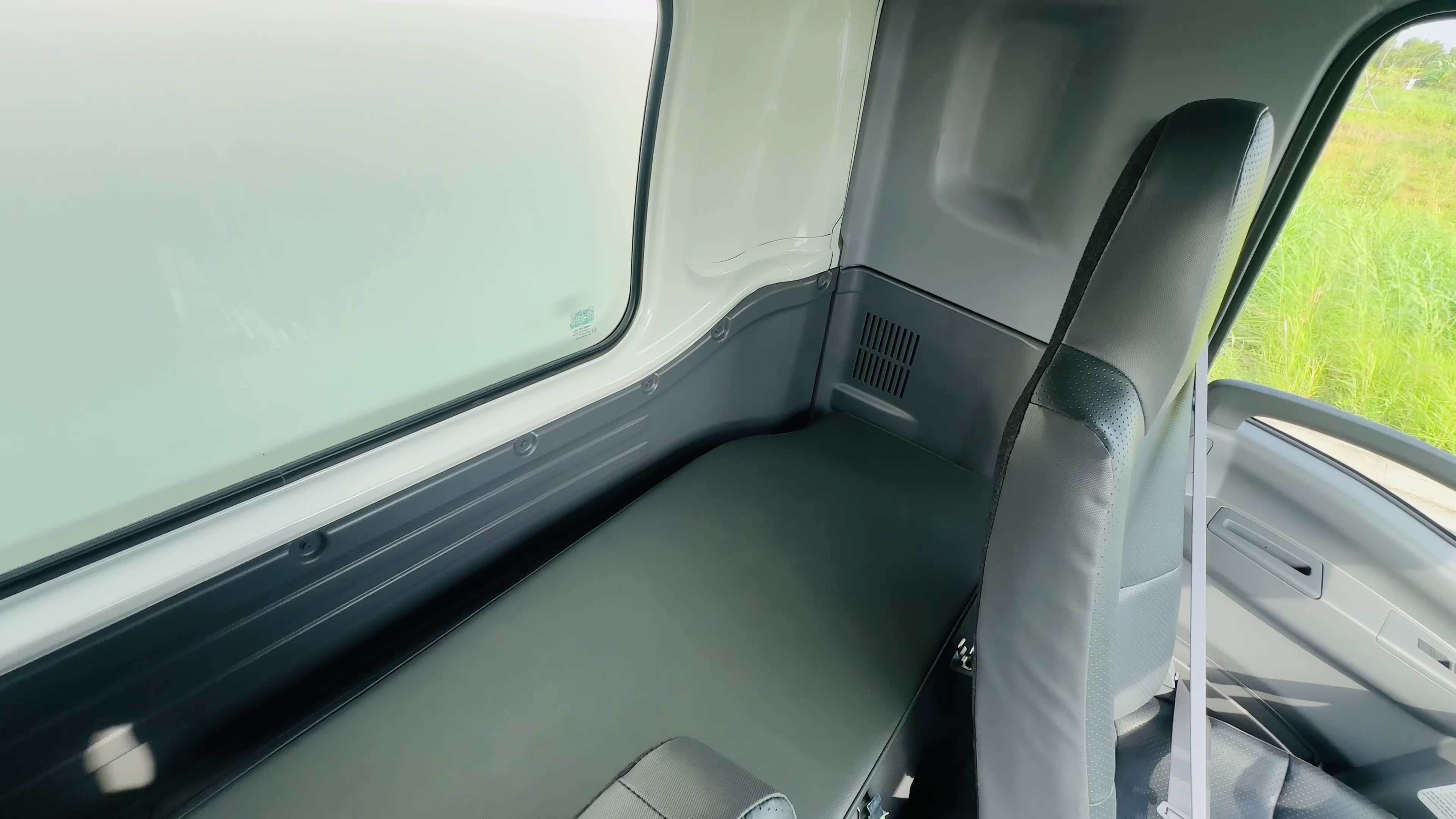 Xe tải Isuzu FSR700 - Thùng Bảo Ôn Thanh Thảo