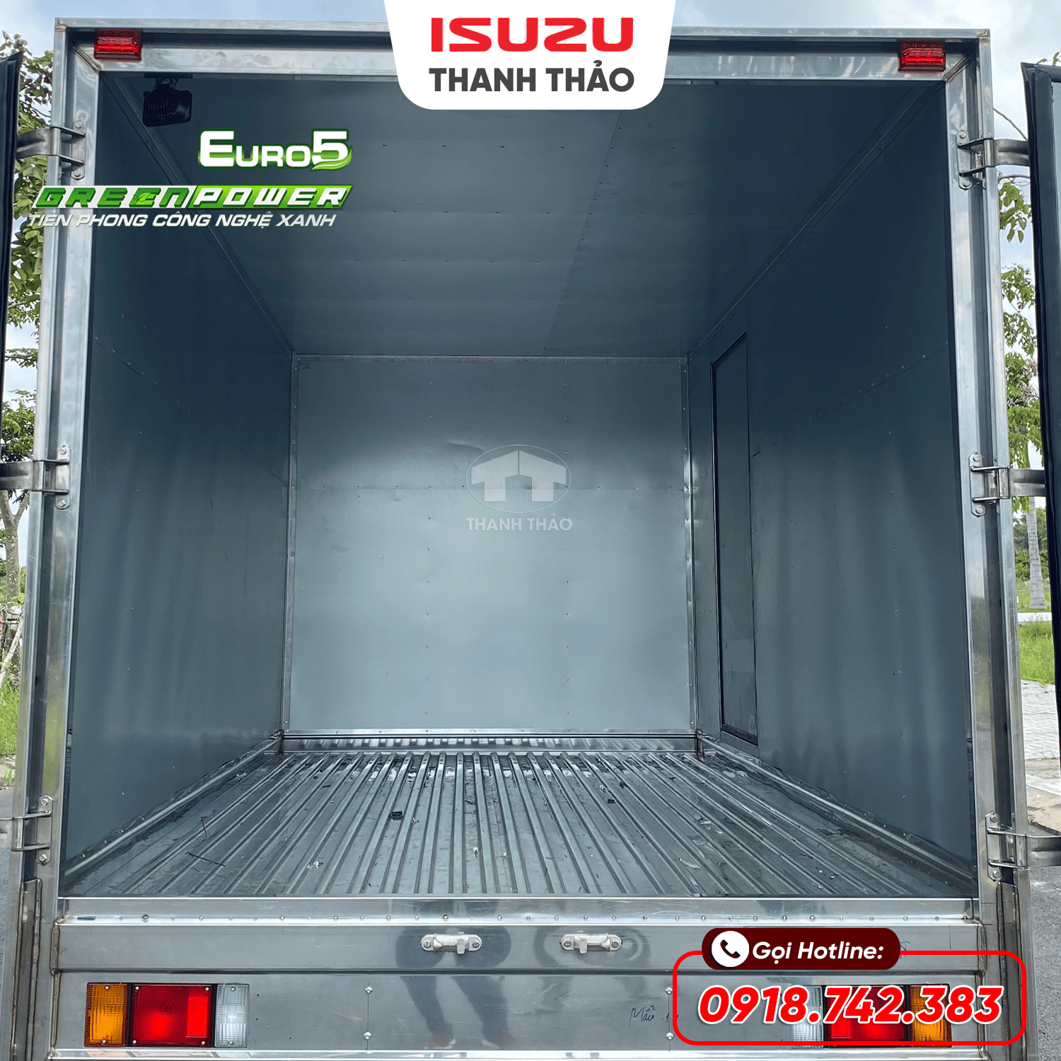 Xe tải Isuzu QKR230 Thùng Kín TC - Tải 2.5 tấn - Thùng dài 3m6