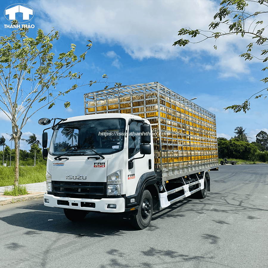 Xe Tải Isuzu FRR650 Chở Gia Cầm - Tải 5.5 tấn - Thùng dài 6m7