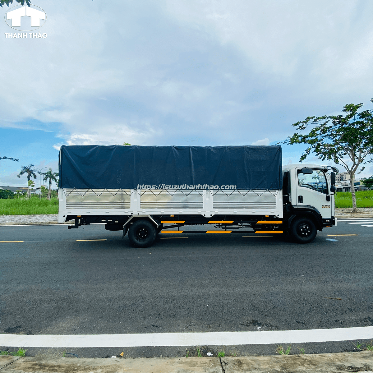 Xe tải Isuzu FRR650 Mui bạt - Tải trọng 6.2 tấn - Thùng dài 6m6