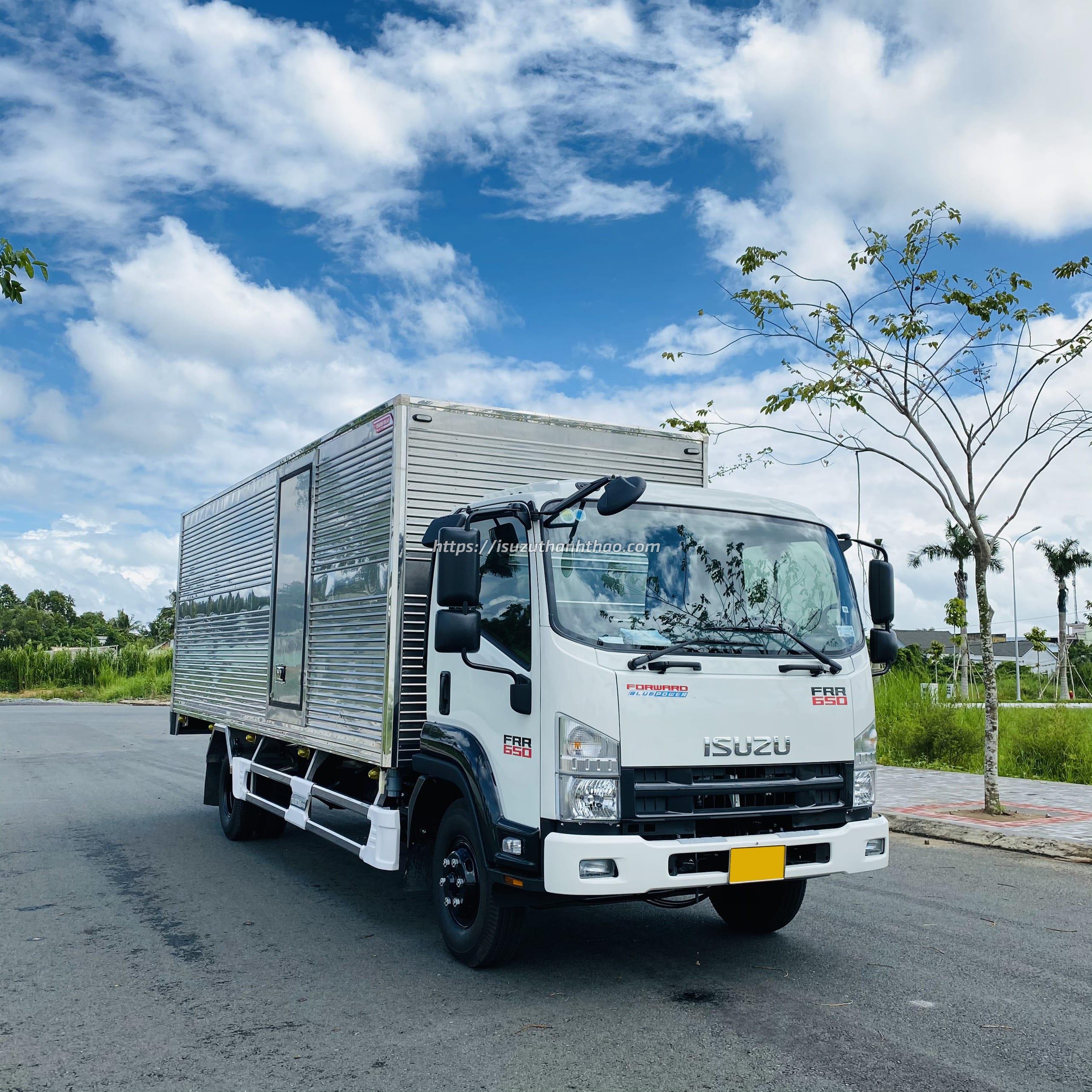 Xe tải Isuzu FRR650 Thùng Kín Oxi - 5.8 tấn - Thùng dài 6m6