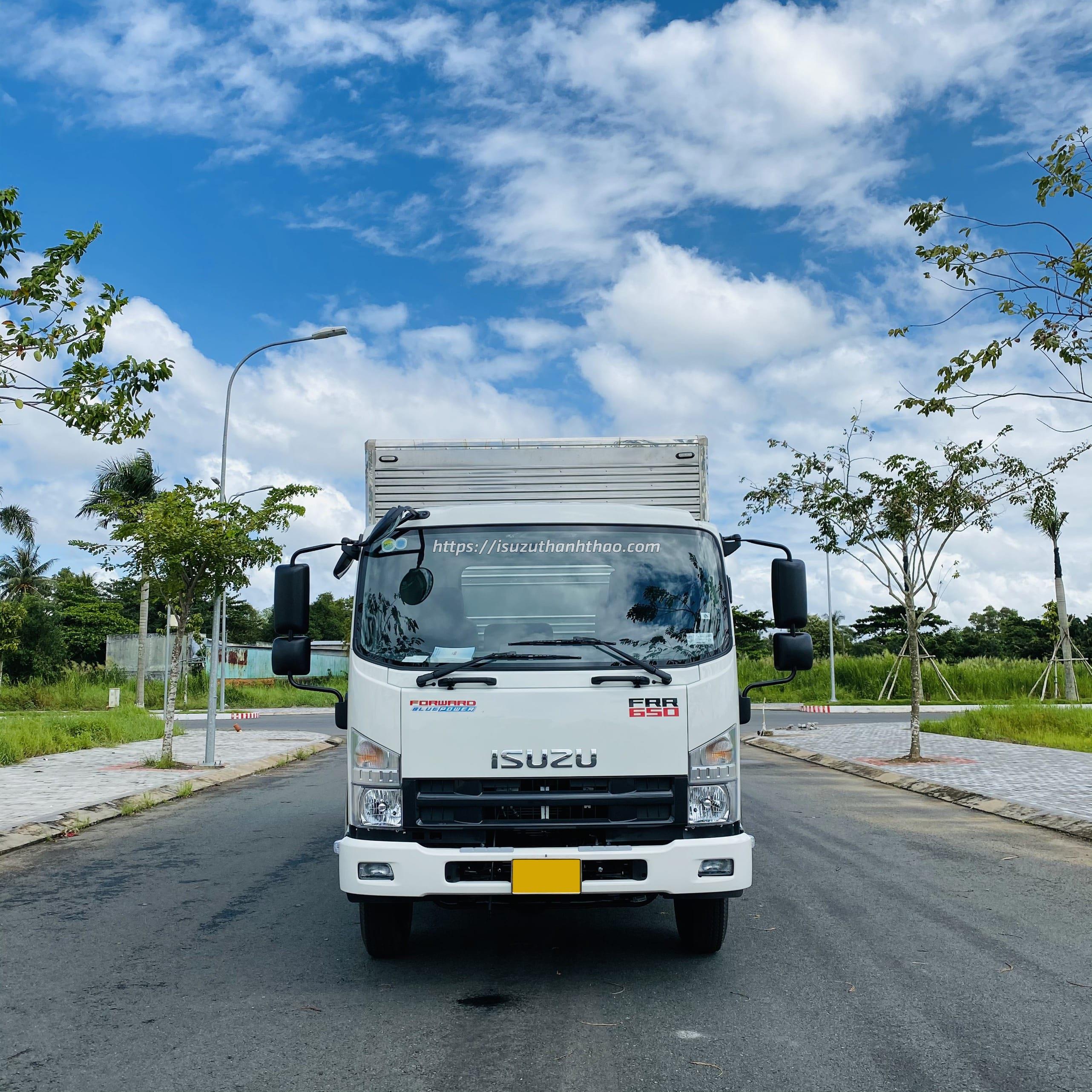 Xe tải Isuzu FRR650 Thùng Kín Oxi - 5.8 tấn - Thùng dài 6m6