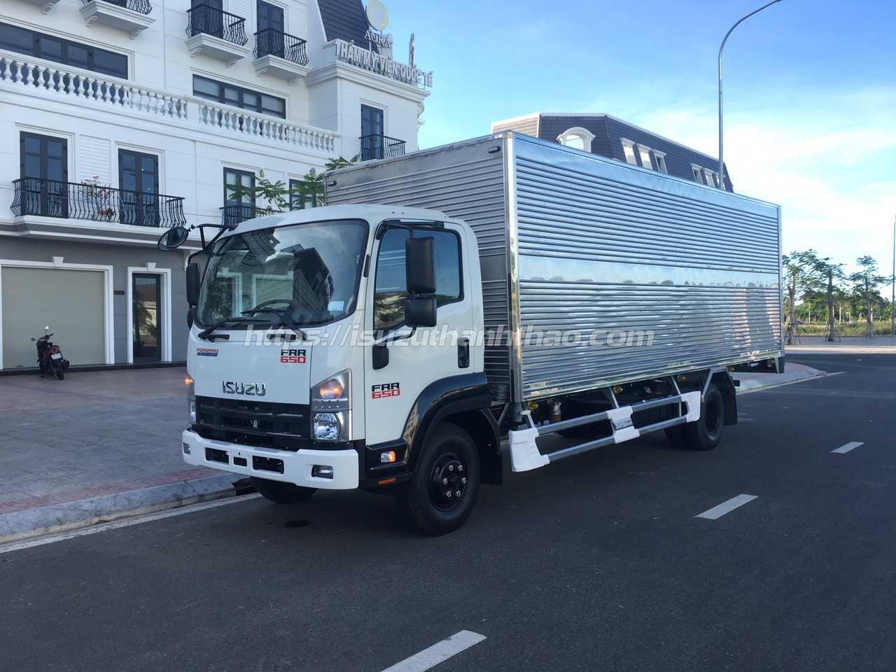 Xe tải Isuzu FRR650 Thùng Kín 304 - Tải trọng 5.75 tấn - Thùng dài 6m6