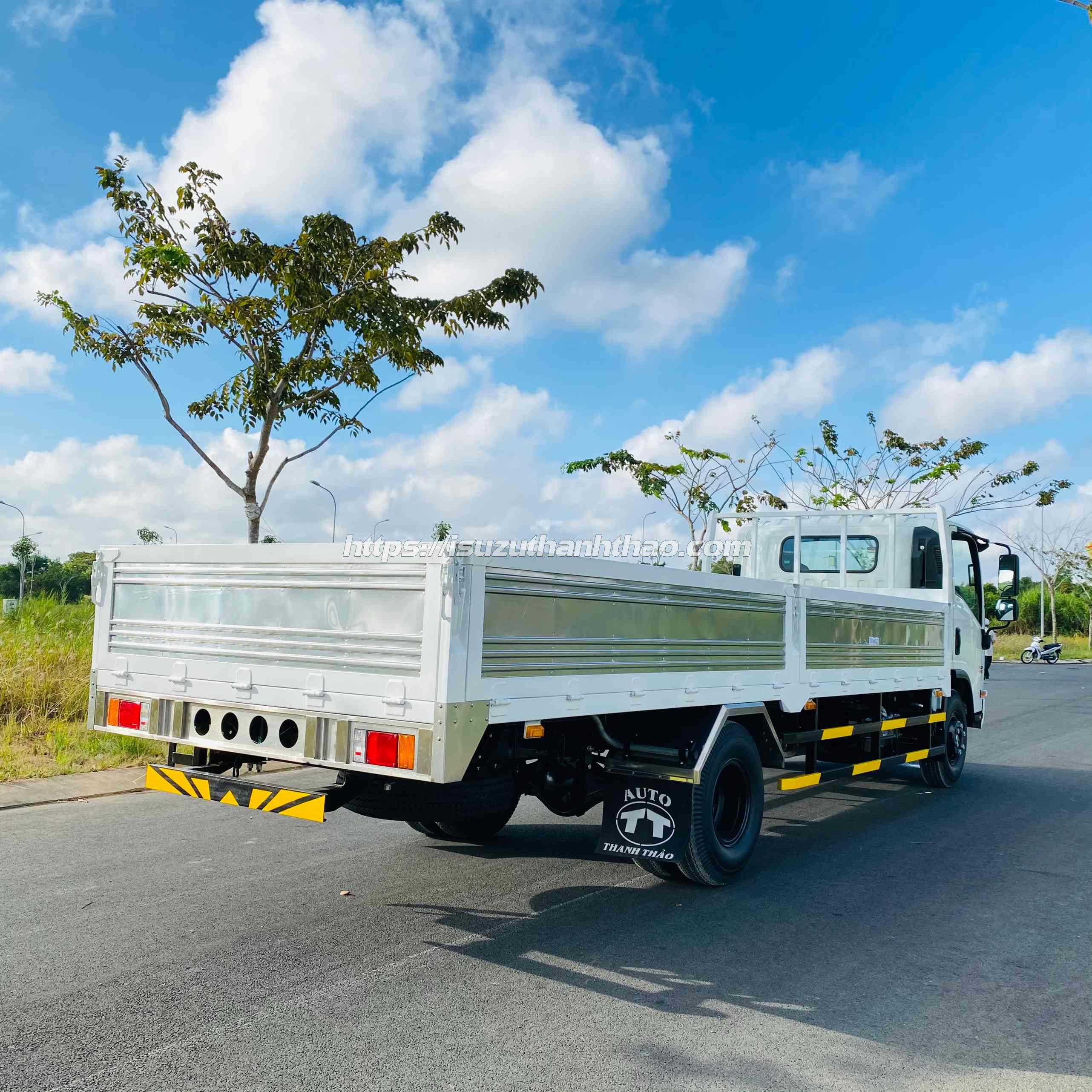 Xe Tải Isuzu NQR550 Thùng Lửng TC - Tải trọng 5.8 tấn -Thùng dài 6m1