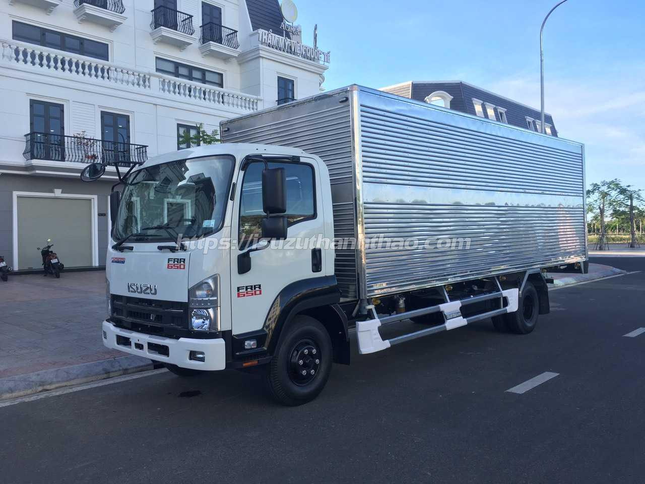 Xe tải Isuzu FRR650 Thùng Kín 304 - Tải trọng 5.75 tấn - Thùng dài 6m6