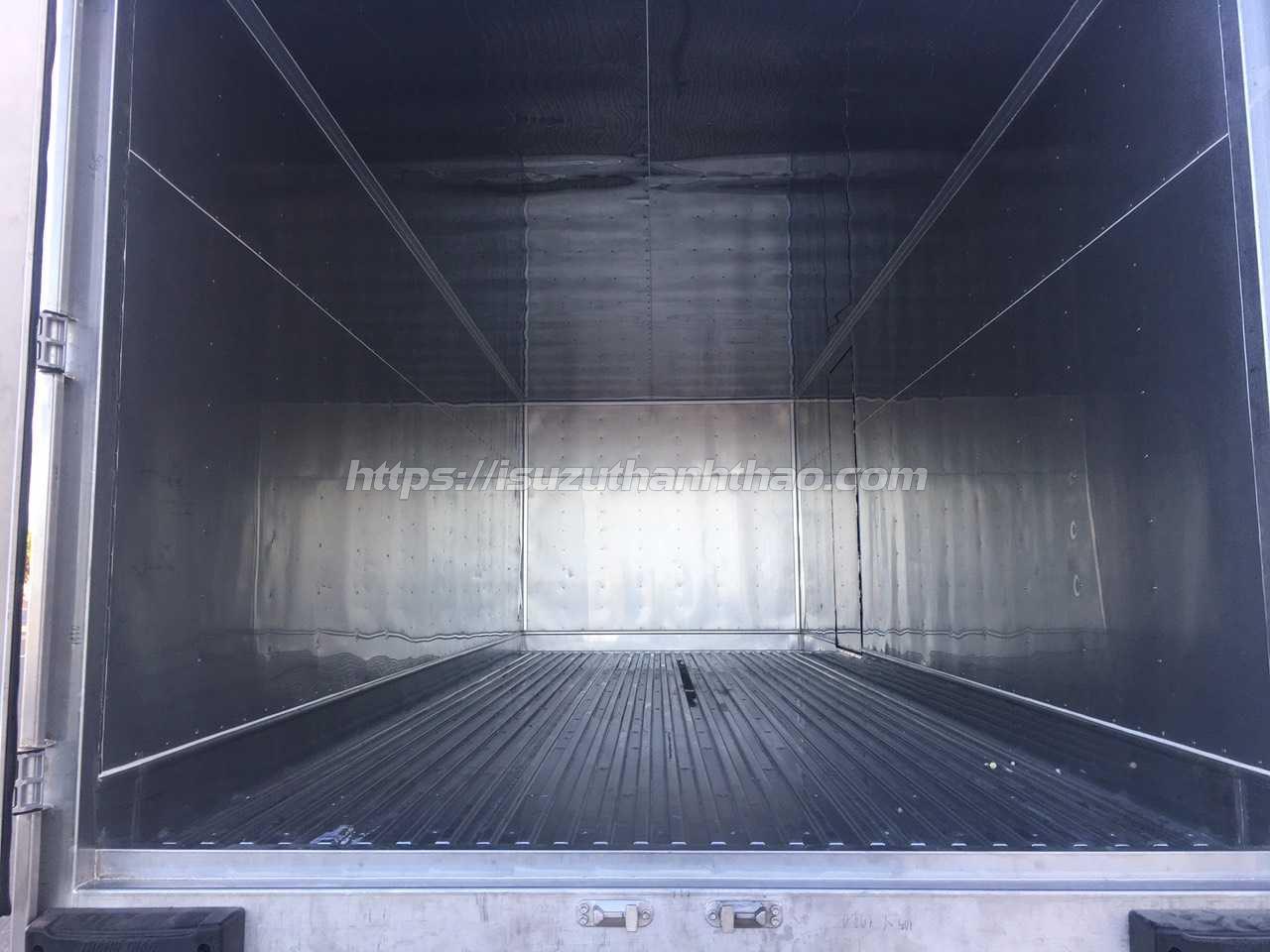 Xe tải Isuzu FRR650 Thùng Kín 304 - Tải trọng 5.75 tấn - Thùng dài 6m6