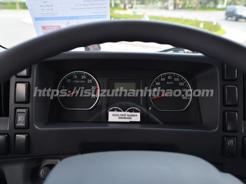 Xe tải Isuzu FRR650 Thùng Kín 304 - Tải trọng 5.75 tấn - Thùng dài 6m6