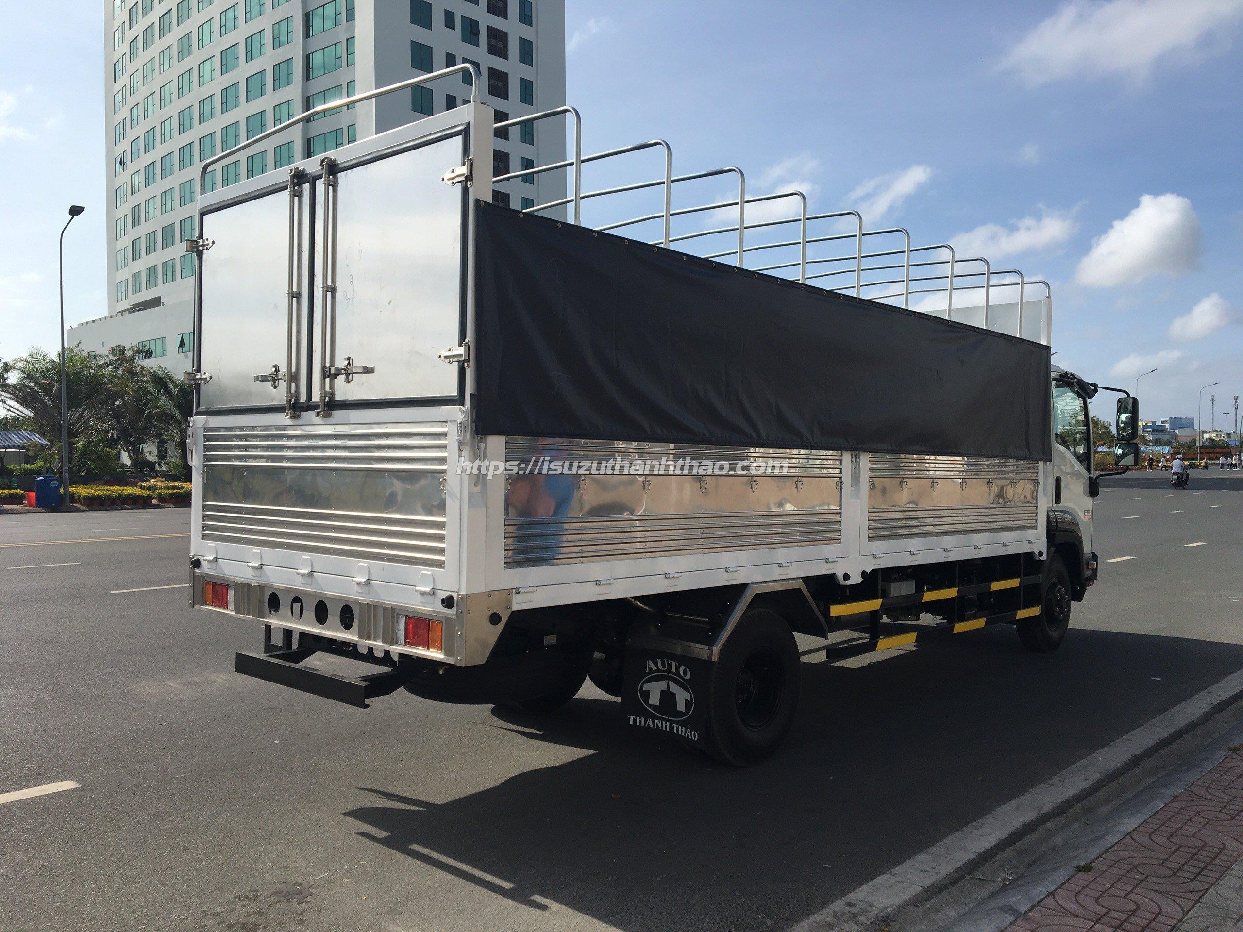 Xe tải Isuzu FRR650 Mui bạt TC - Tải trọng 6.5 tấn - Thùng dài 5m7