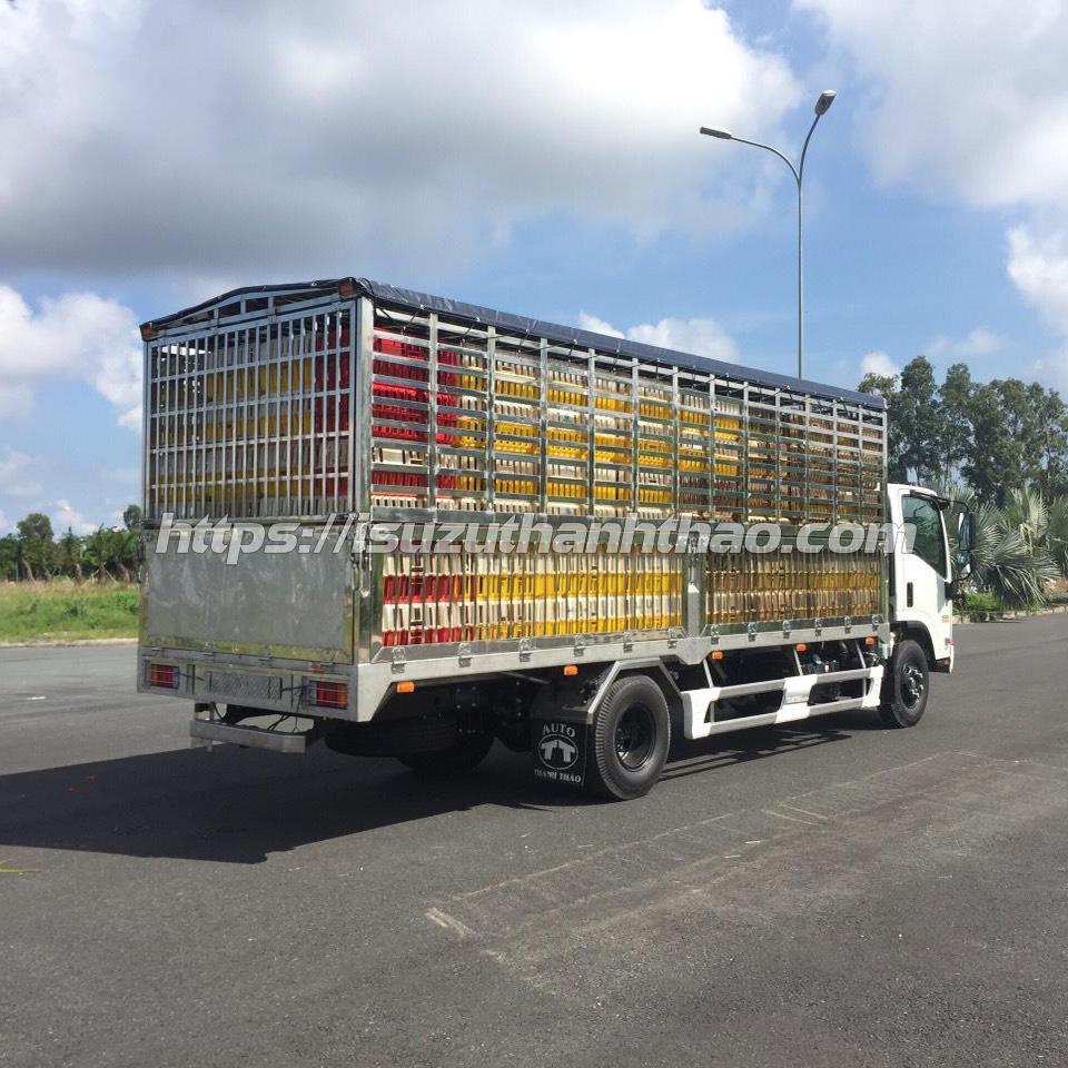 Xe Tải Isuzu NQR550 Chở Gia Cầm - Tải 4.9 tấn - Thùng dài 6m1