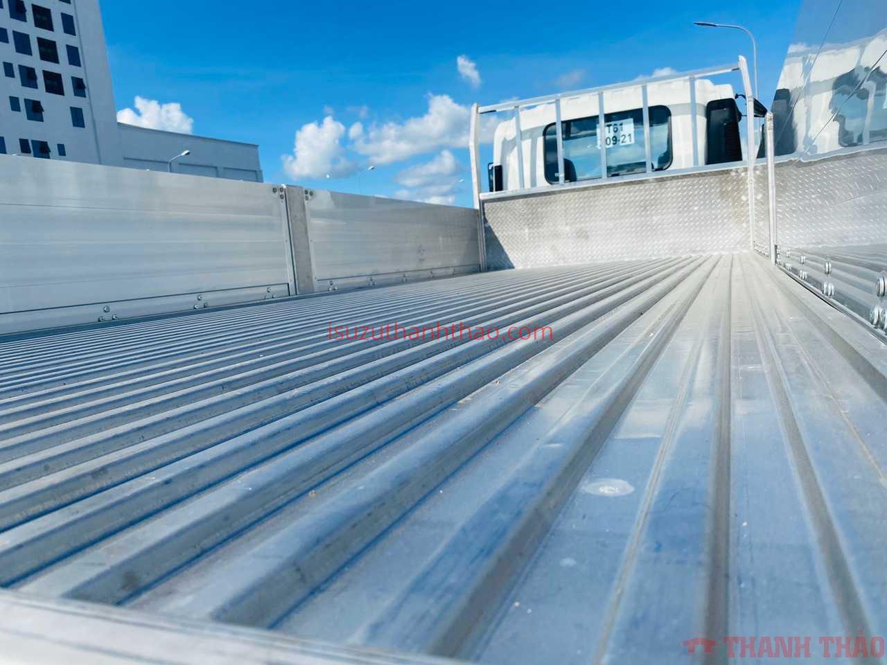 Xe Tải Isuzu FRR650 Thùng Lửng Bửng Nhôm - Tải trọng 6.8 tấn