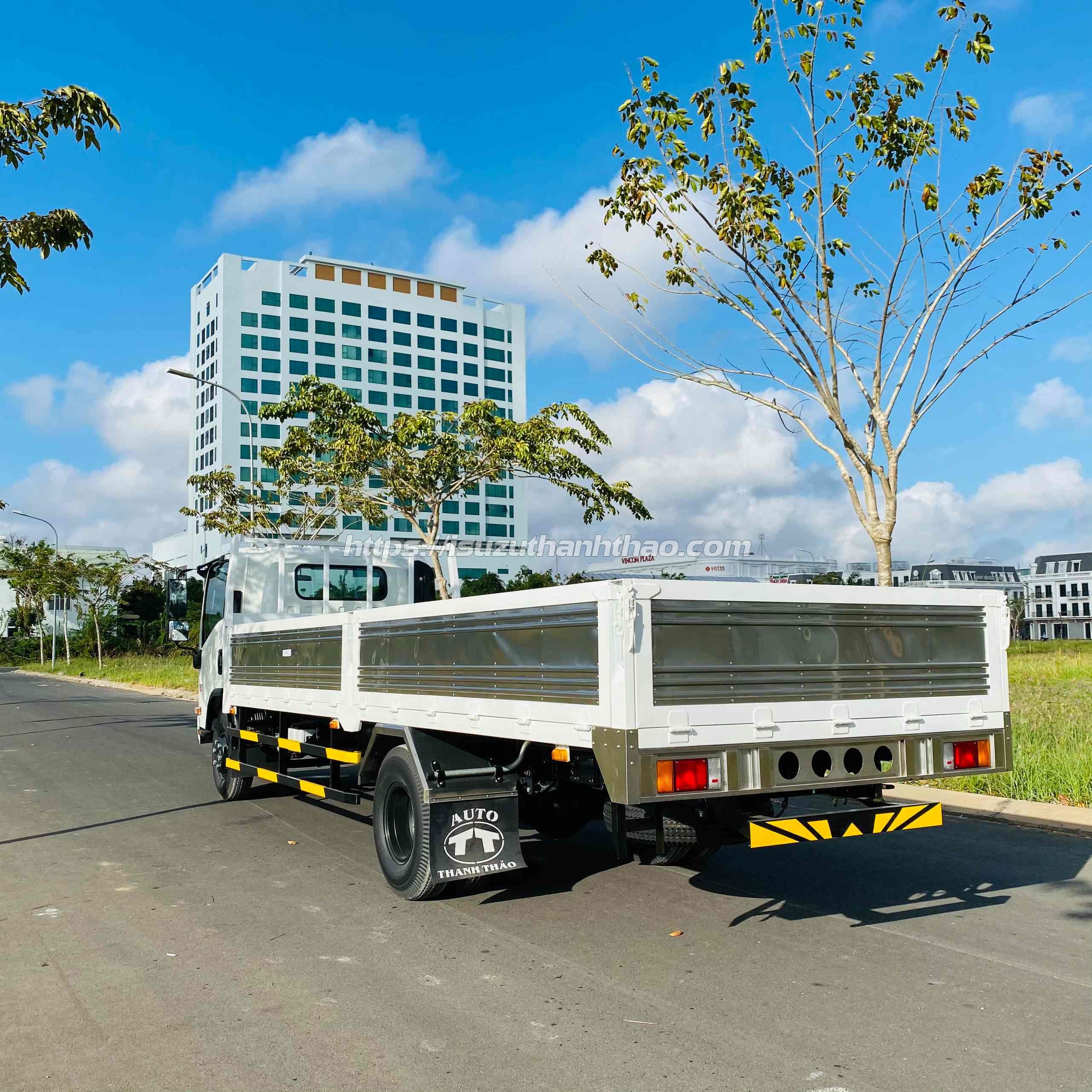 Xe Tải Isuzu NQR550 Thùng Lửng TC - Tải trọng 5.8 tấn -Thùng dài 6m1