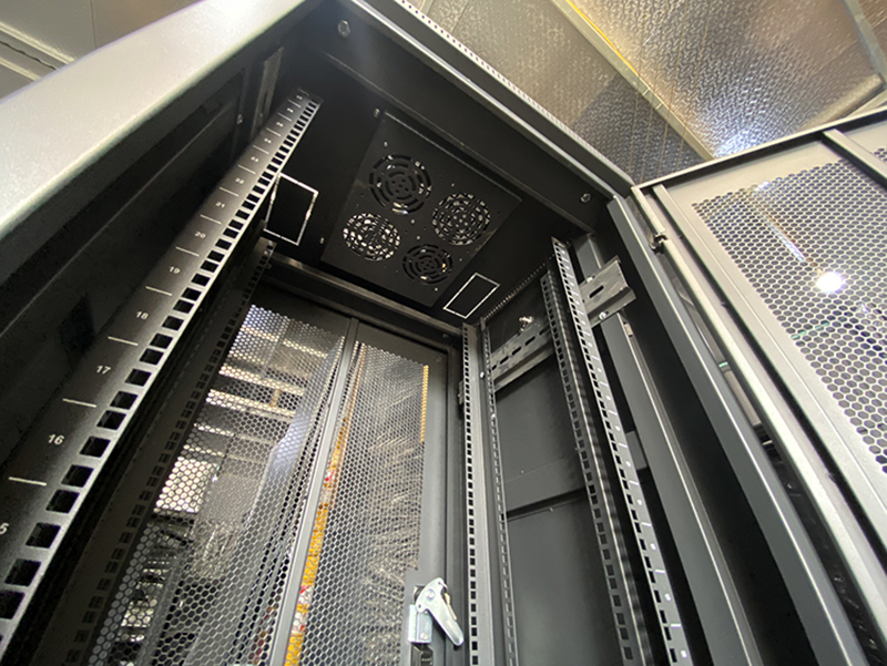 Tìm hiểu thông tin chi tiết tủ rack 27u