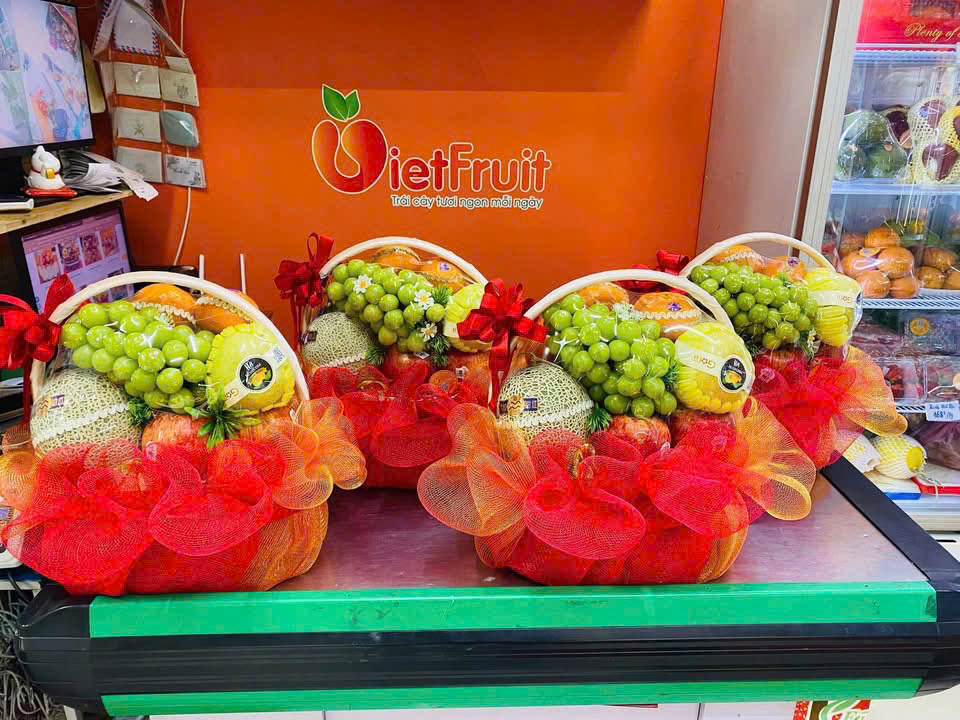 GIỎ HOA QUẢ CUỐI THÁNG – MÓN QUÀ CỦA SỰ TINH TẾ VÀ THẤU HIỂU