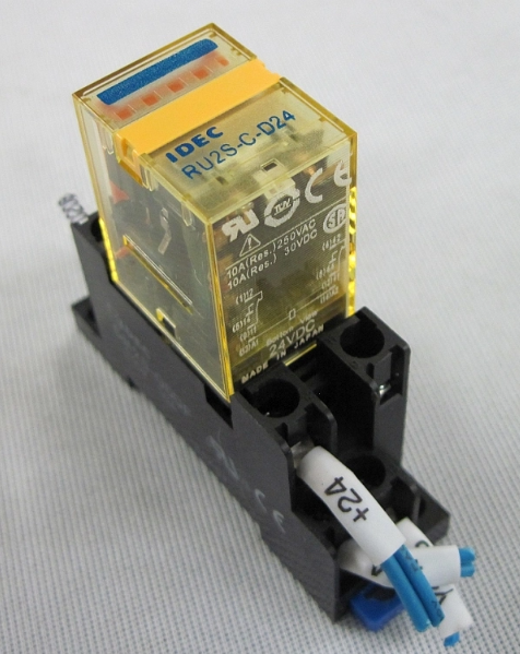 [Rơ le] Relay trung gian IDEC 24v DC chân dẹp, có đèn