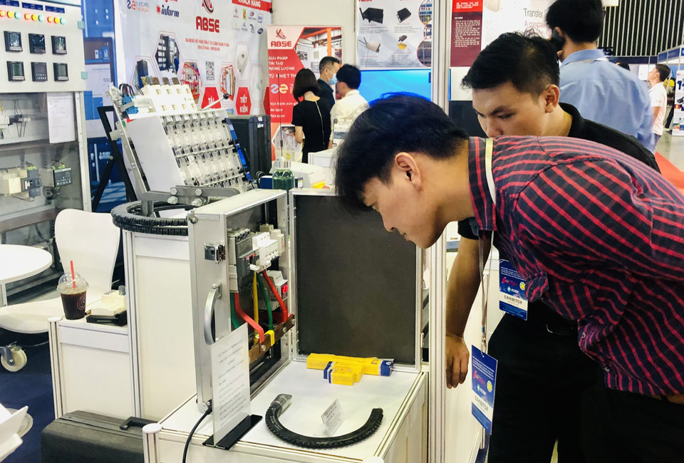 Thiết bị điện tiết kiệm năng lượng và công nghệ xanh hội tụ tại triễn lãm VietNam ETE