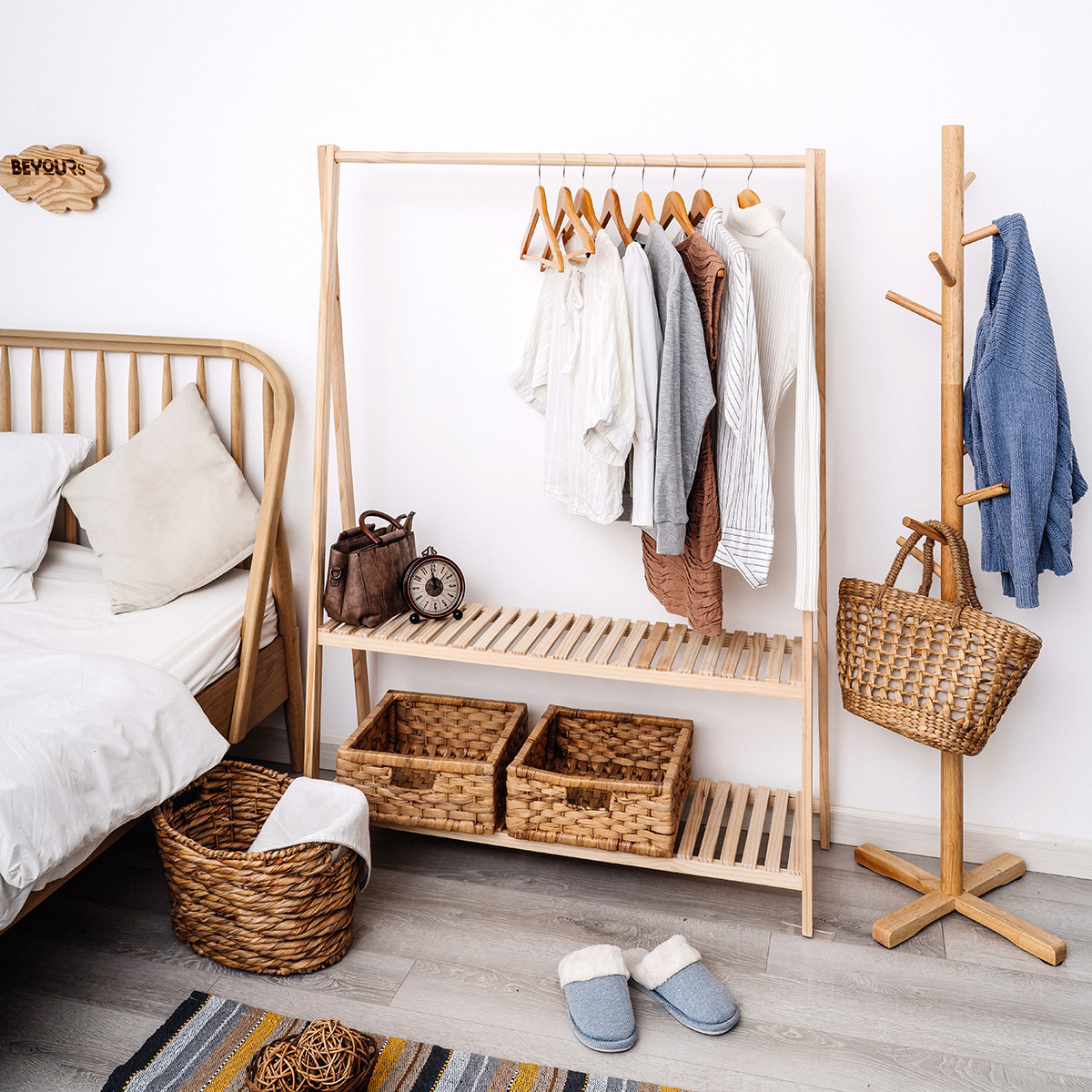 Giá Treo Quần Áo Beyours A Hanger 2FL Gỗ