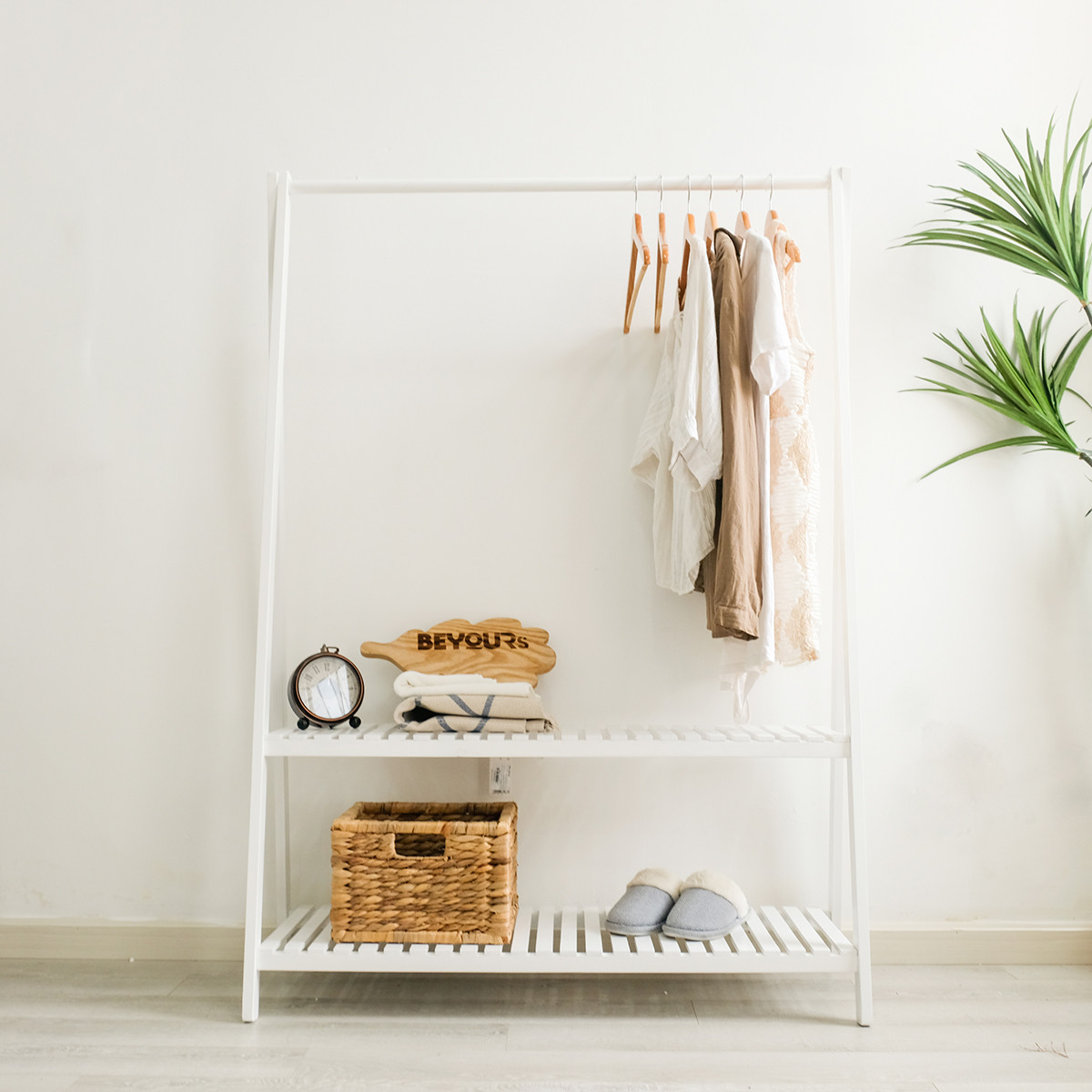 Giá Treo Quần Áo Beyours A Hanger 2FL Gỗ