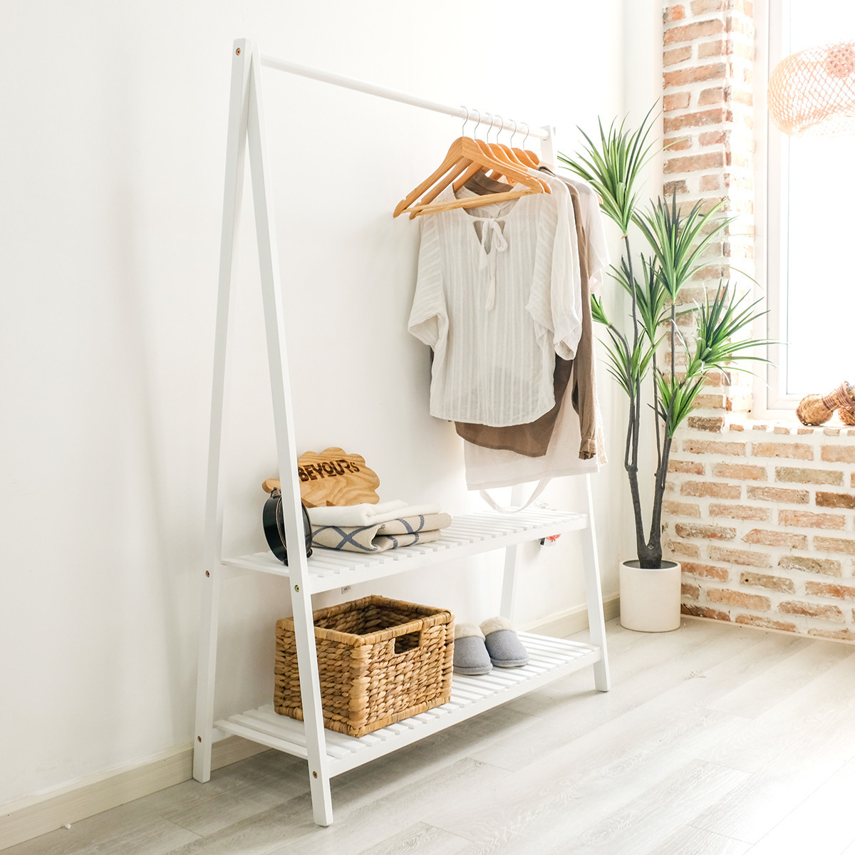 Giá Treo Quần Áo Beyours A Hanger 2FL Gỗ