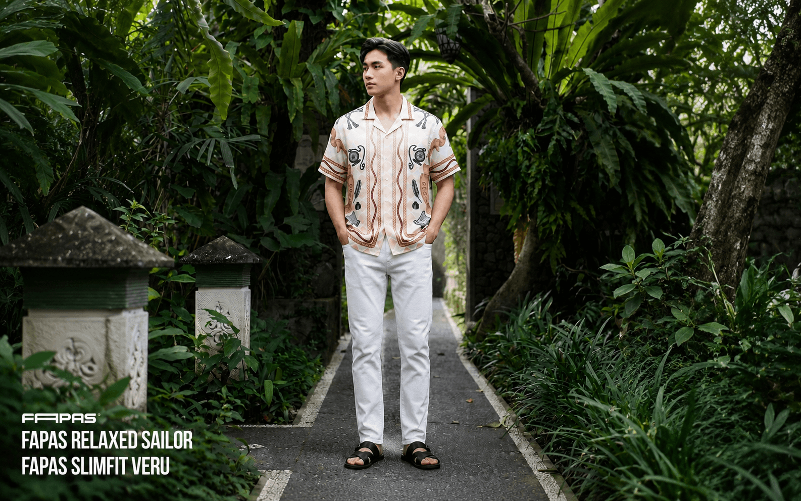 Họa tiết lấy cảm hứng từ thiên nhiên kết hợp cùng jean trắng tạo nên outfit mang đậm tinh thần mùa hè.