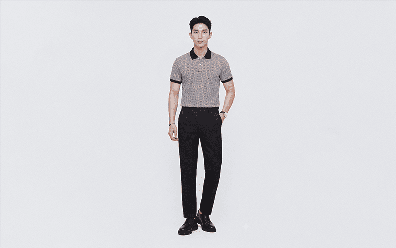 Quý ông trưởng thành thanh lịch trong trang phục Áo polo FAPAS và Quần kaki