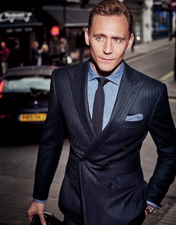 NHỮNG BỘ SUITS PHONG CÁCH DOANH NHÂN CỦA TOM HIDDLESTON NHỮNG BỘ SUITS PHONG CÁCH DOANH NHÂN CỦA TOM HIDDLESTON