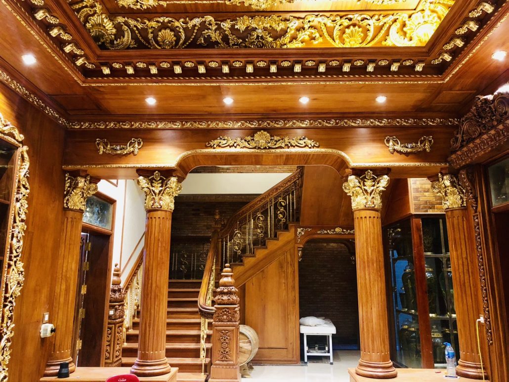 Nội thất mạ vàng