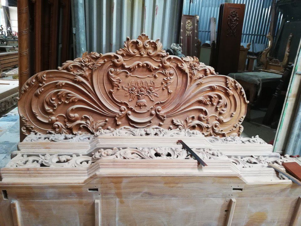 Giường tân cổ điển