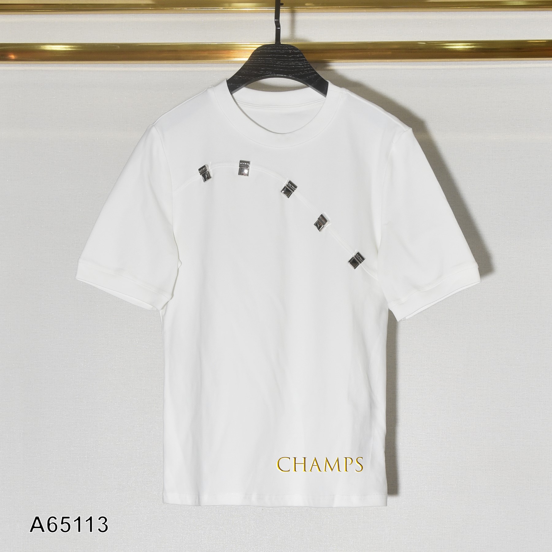 ÁO THUN TRẮNG TAY LỬNG NÚT 65113