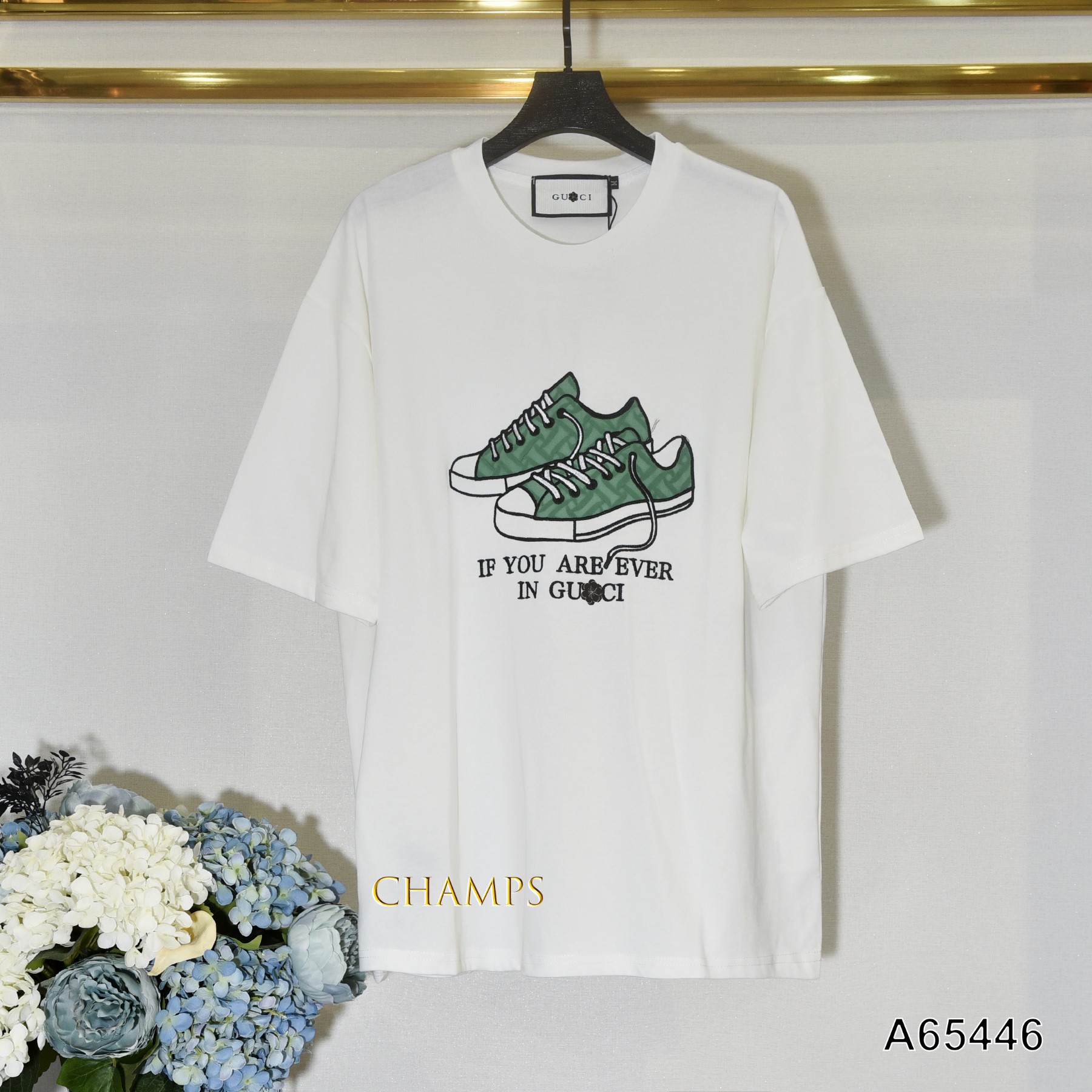 ÁO THUN TRẮNG HÌNH ĐÔI GIÀY 65446