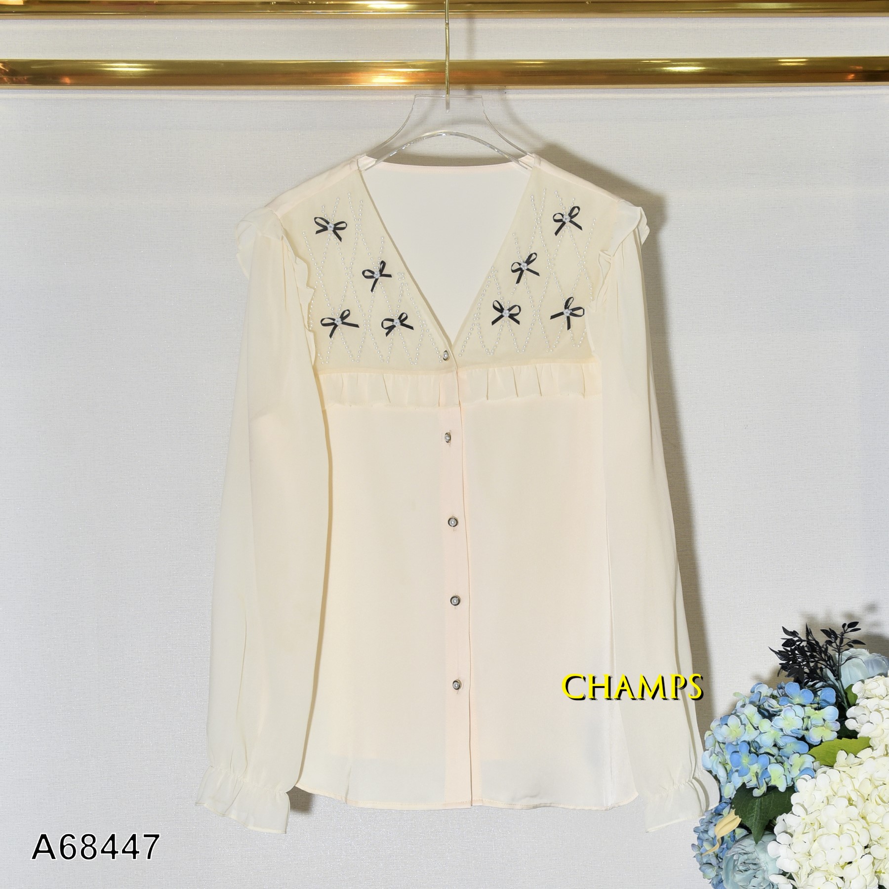 ÁO LỤA KEM ĐÍNH HOA 68447