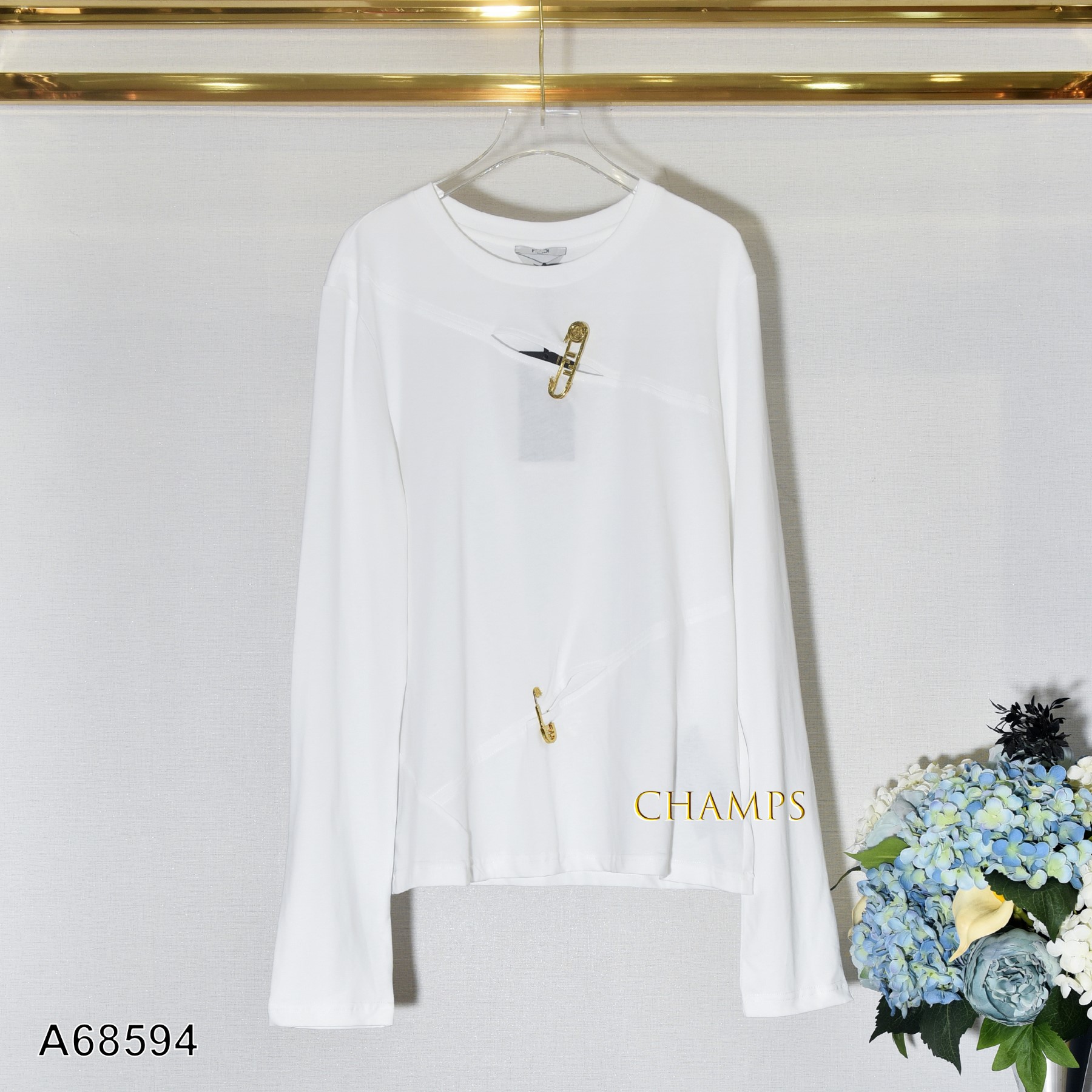 ÁO THUN TRẮNG TAY DÀI KHUY 68594