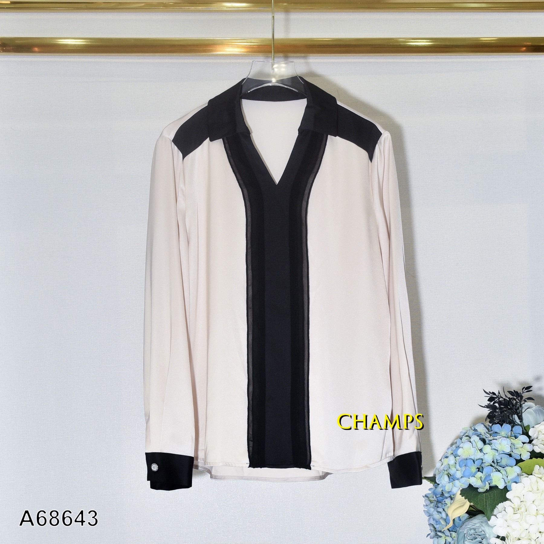 ÁO LỤA KEM PHỐI CỔ ĐEN 68643