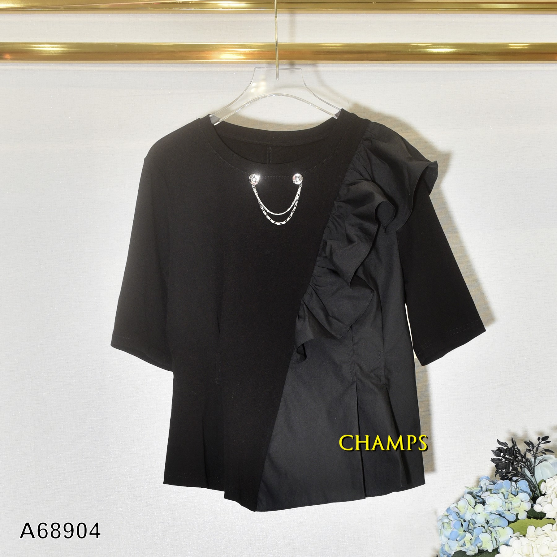 ÁO THUN ĐEN BÈO 1 BÊN 68904