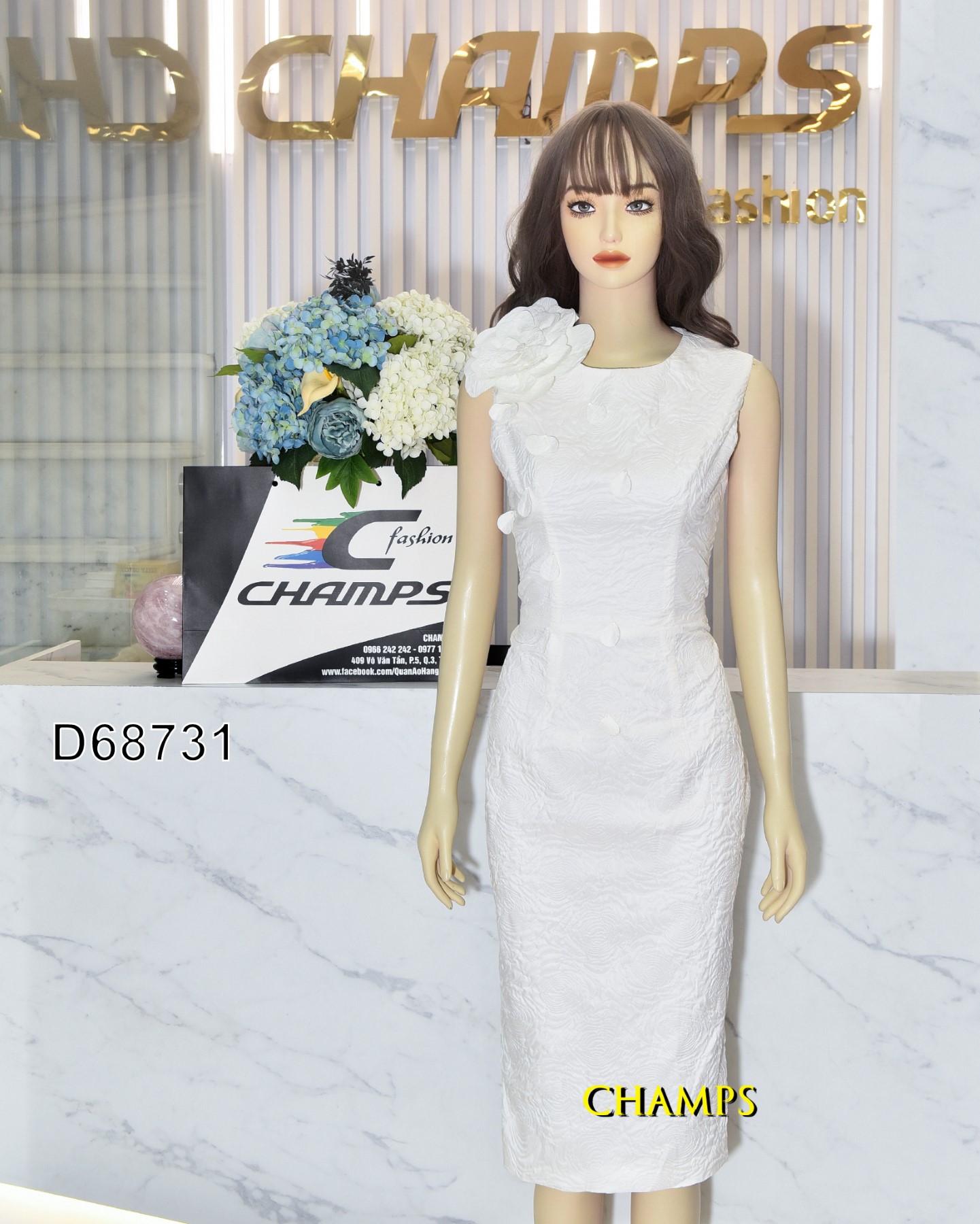 ĐẦM TRẮNG ÔM HOA VAI 68731