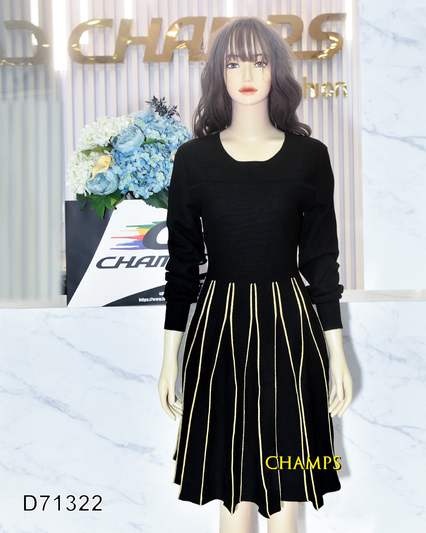 ĐẦM LEN ĐEN PHỐI VÀNG 71322