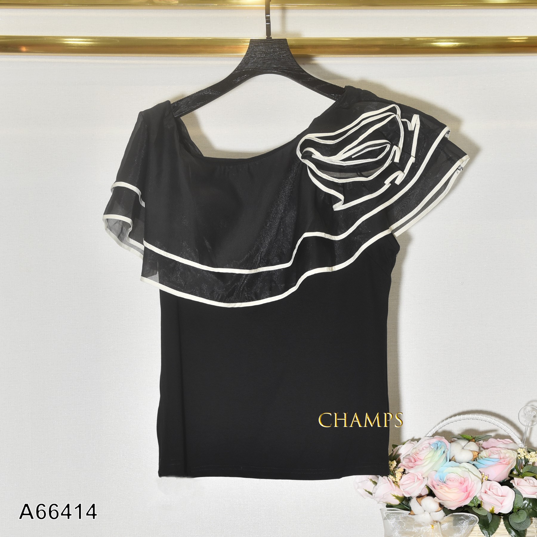 ÁO THUN VAI TRỄ TƠ ĐEN HOA 66414