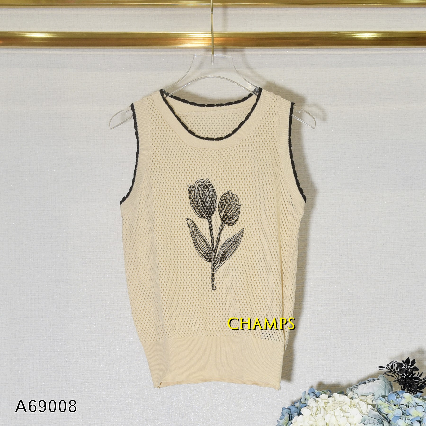 ÁO LEN LỖ HÌNH BÔNG SÁT NÁCH KEM 69008
