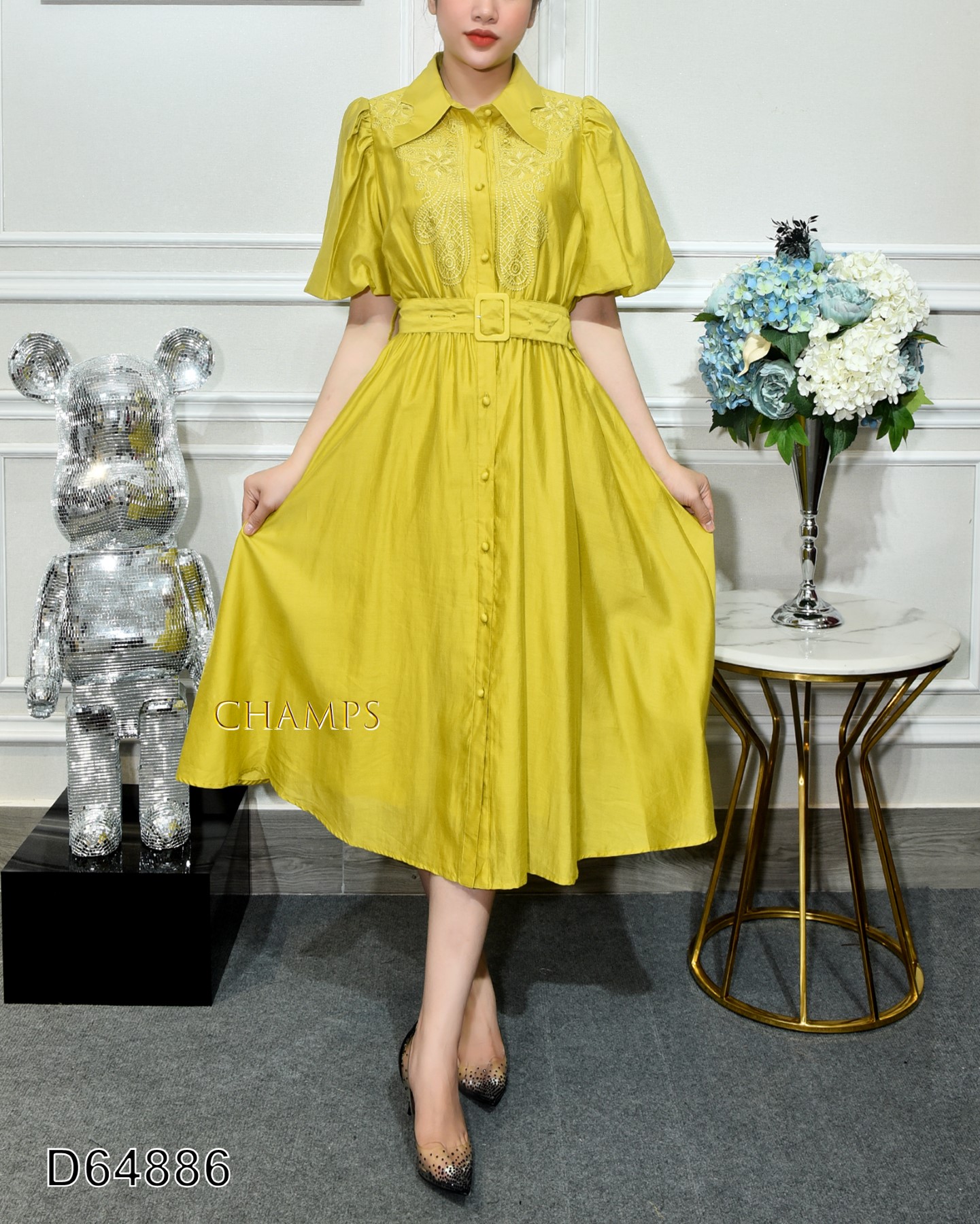 ĐẦM VÀNG TƠ DÀI NHÚNG EO THÊU 64886